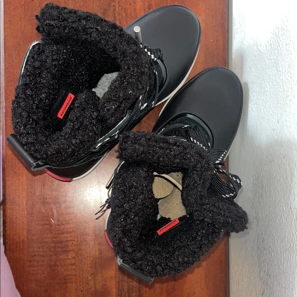 Women's Sorel Joan of Artic Black and White Winter Boots 7.5 NWT - Picture 6 of 11